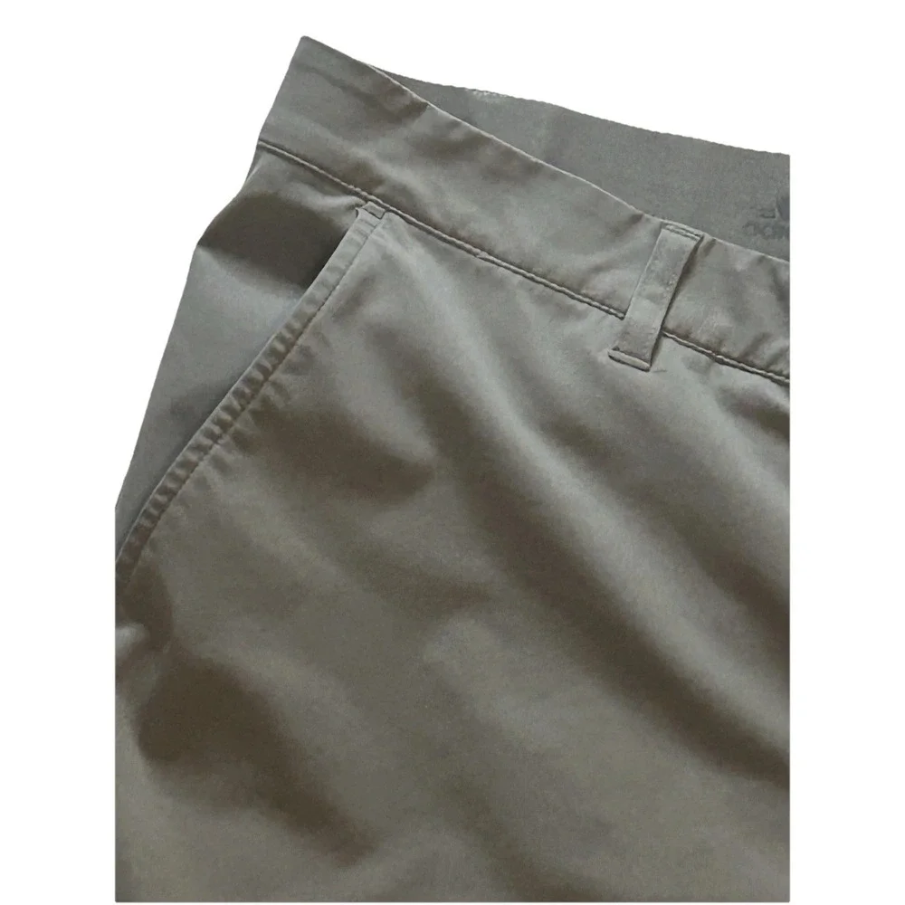 Adidas Men's Light Gray Mid Rise Golf Shorts Size 40 Primegreen  (9.5